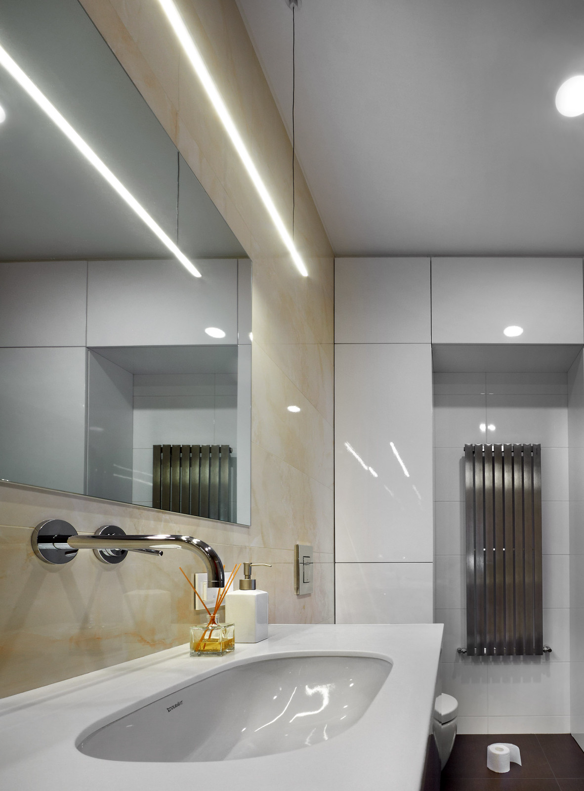 Астон Плаза в Екатеринбурге от студии Hot Walls