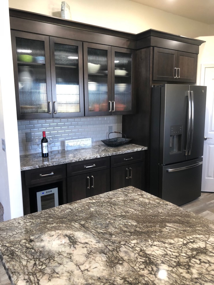 Kitchen - transitional kitchen idea