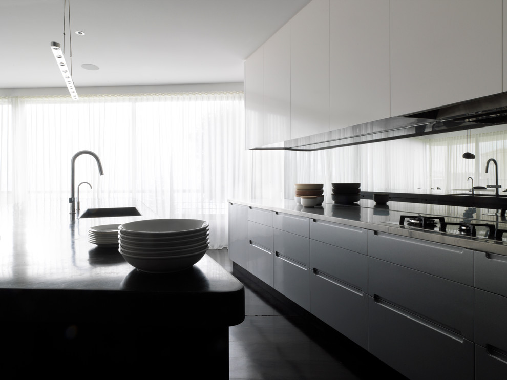 Photo of a contemporary kitchen in Sydney.