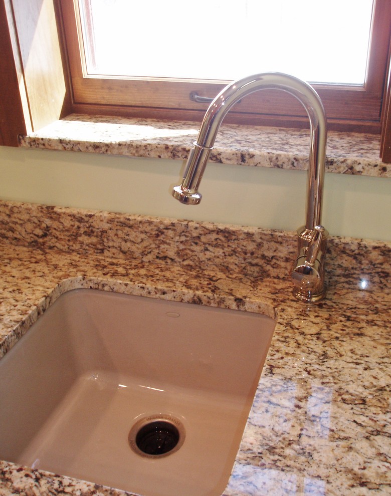 Example of a transitional kitchen design in Minneapolis