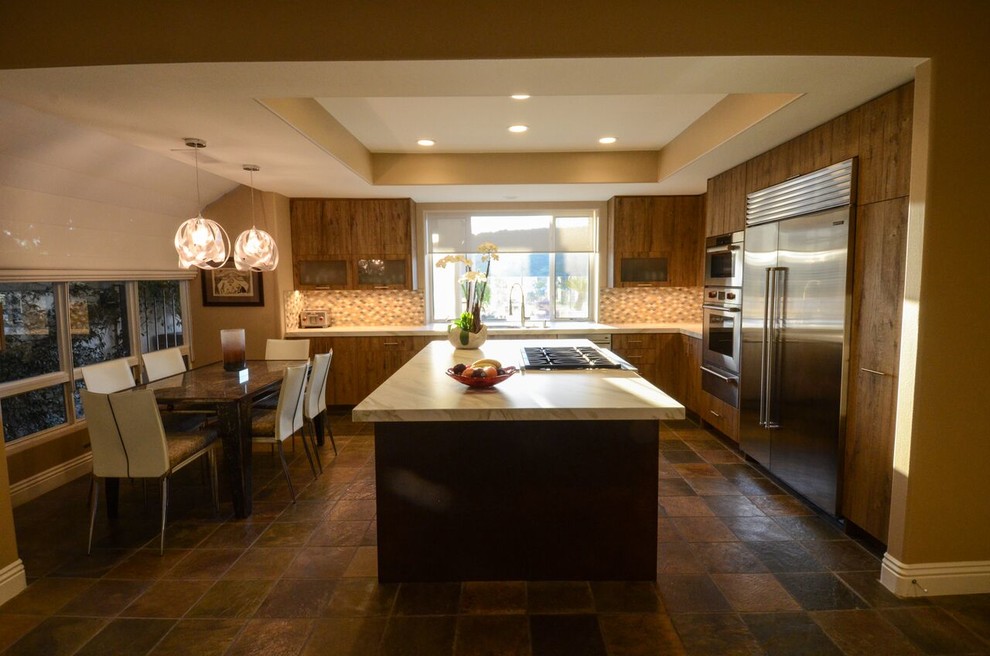 Kitchen - kitchen idea in Orange County