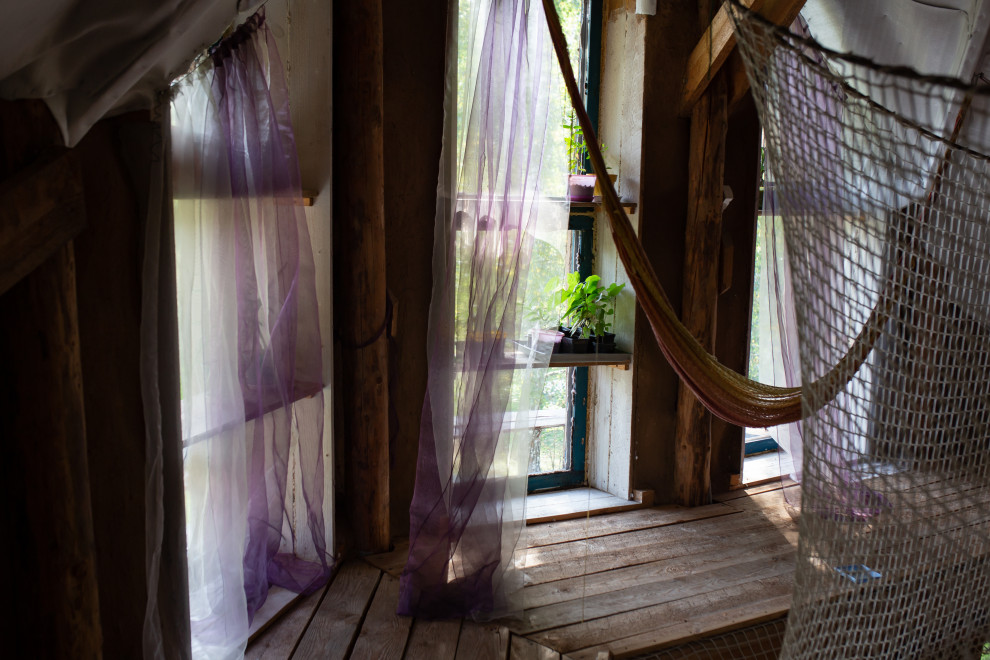 В гостях: Соломенный дом с русской печью