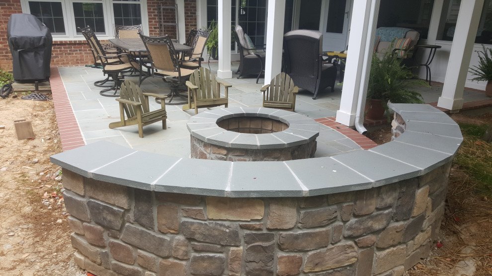 fire pit/ patio/ screened in deck