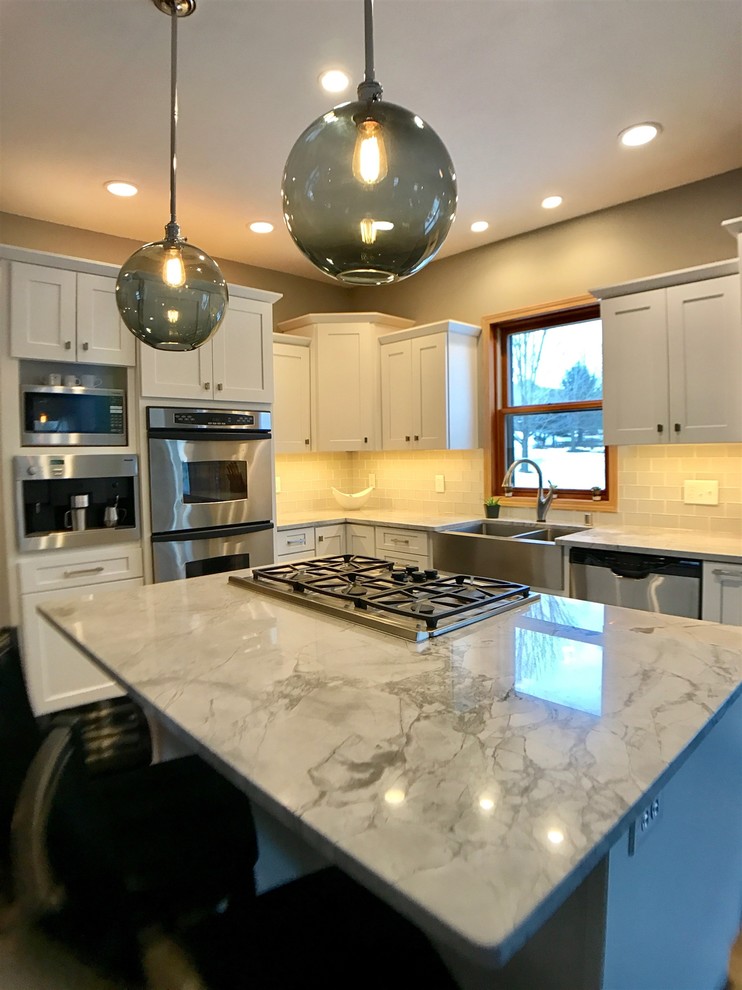 Example of a transitional kitchen design in Milwaukee