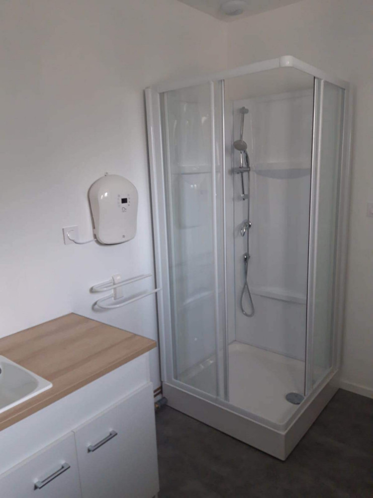 La cabine de douche pratique 90*90 avec radiateur soufflant et porte serviette