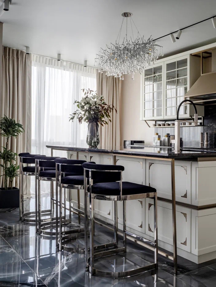 ИЗЫСКАННАЯ СДЕРЖАННОСТЬ