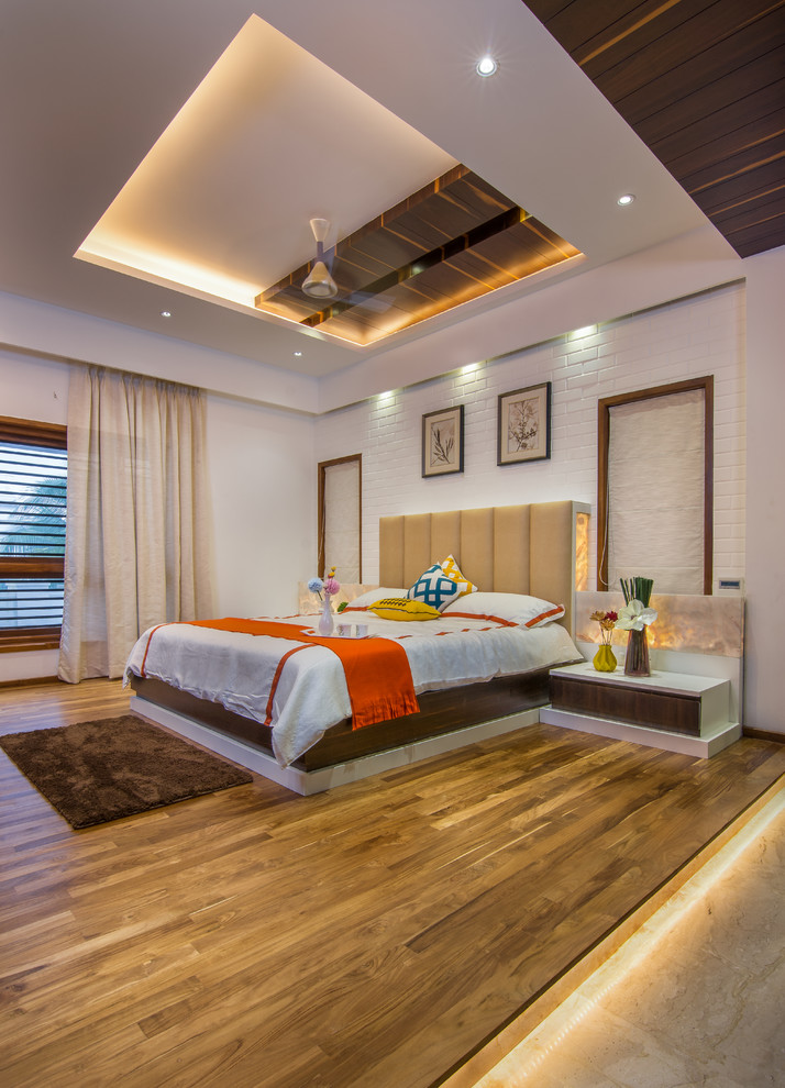 This is an example of a modern bedroom in Bengaluru.