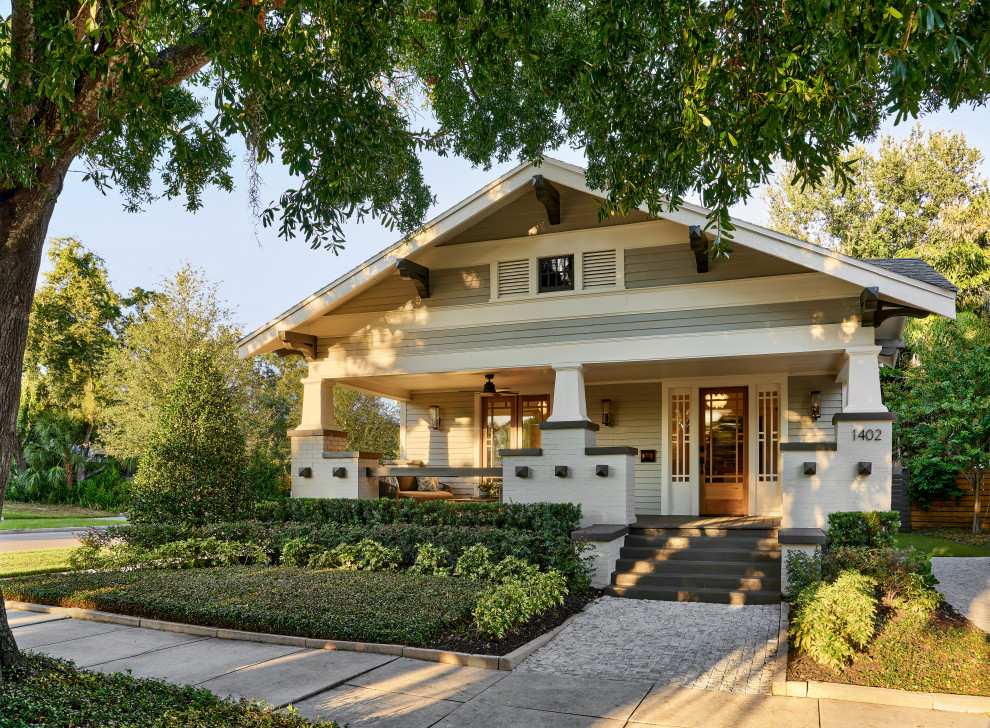 Arts and crafts exterior home photo in Tampa