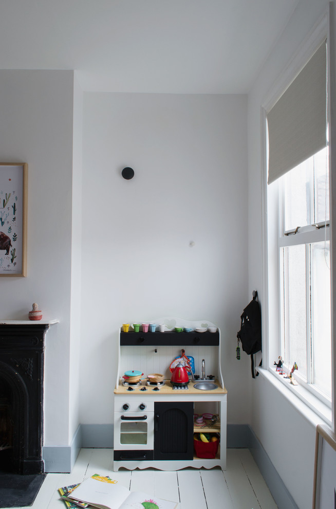Bild på ett mellanstort minimalistiskt hem