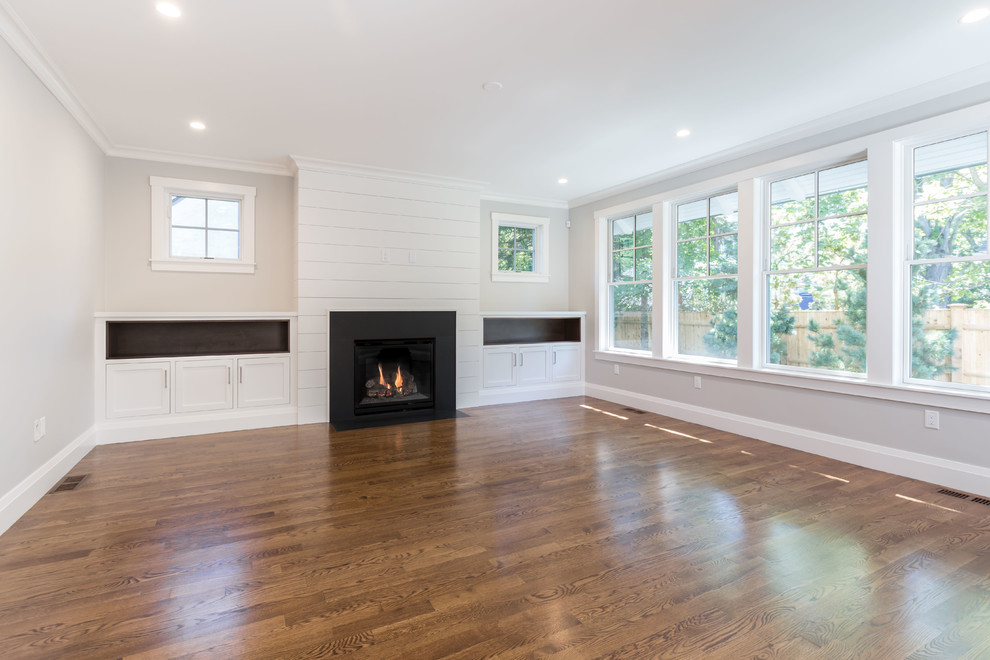 Home design - transitional home design idea in Boston