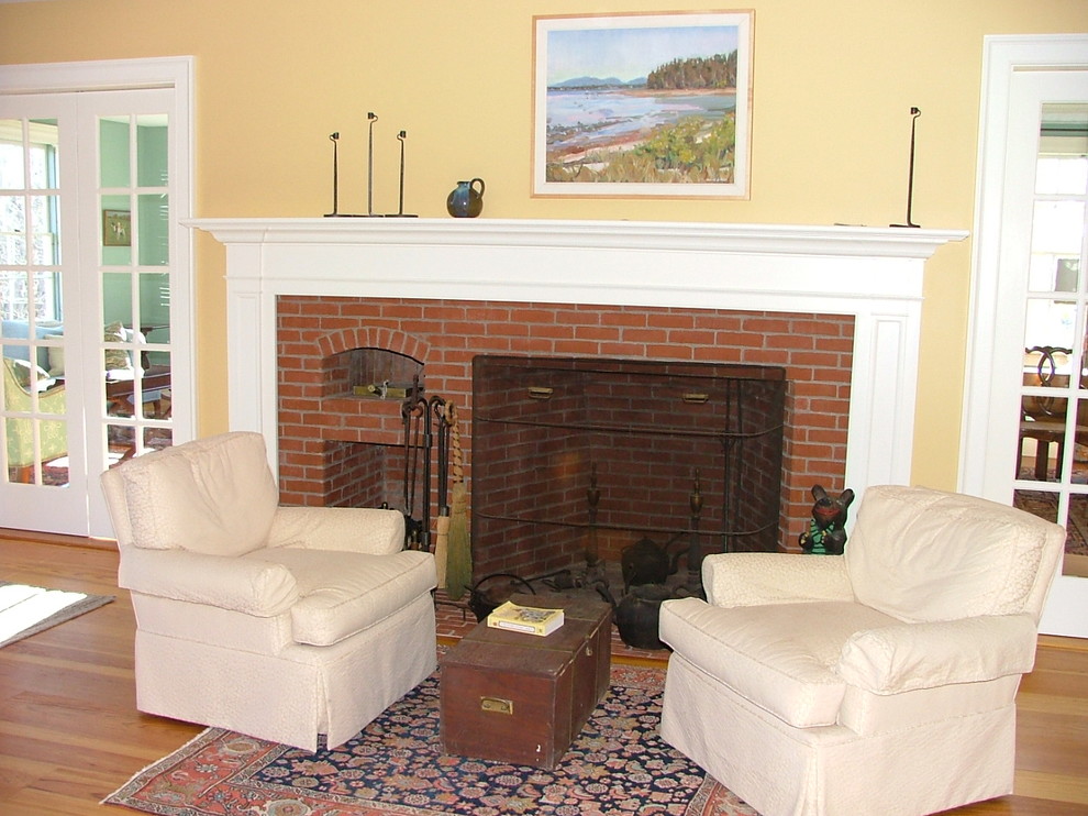 Design ideas for a traditional living room in Portland Maine.