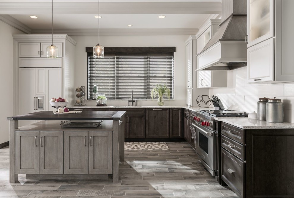 Transitional kitchen photo in Minneapolis