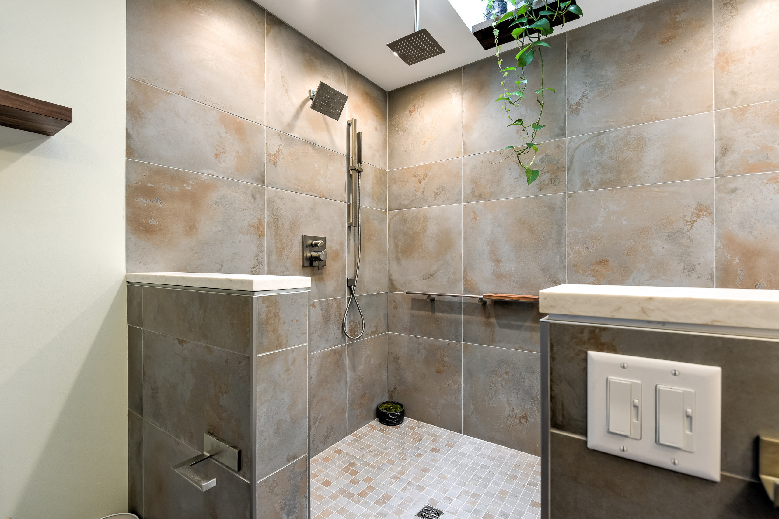 Biophilic Primary Bathroom 2023