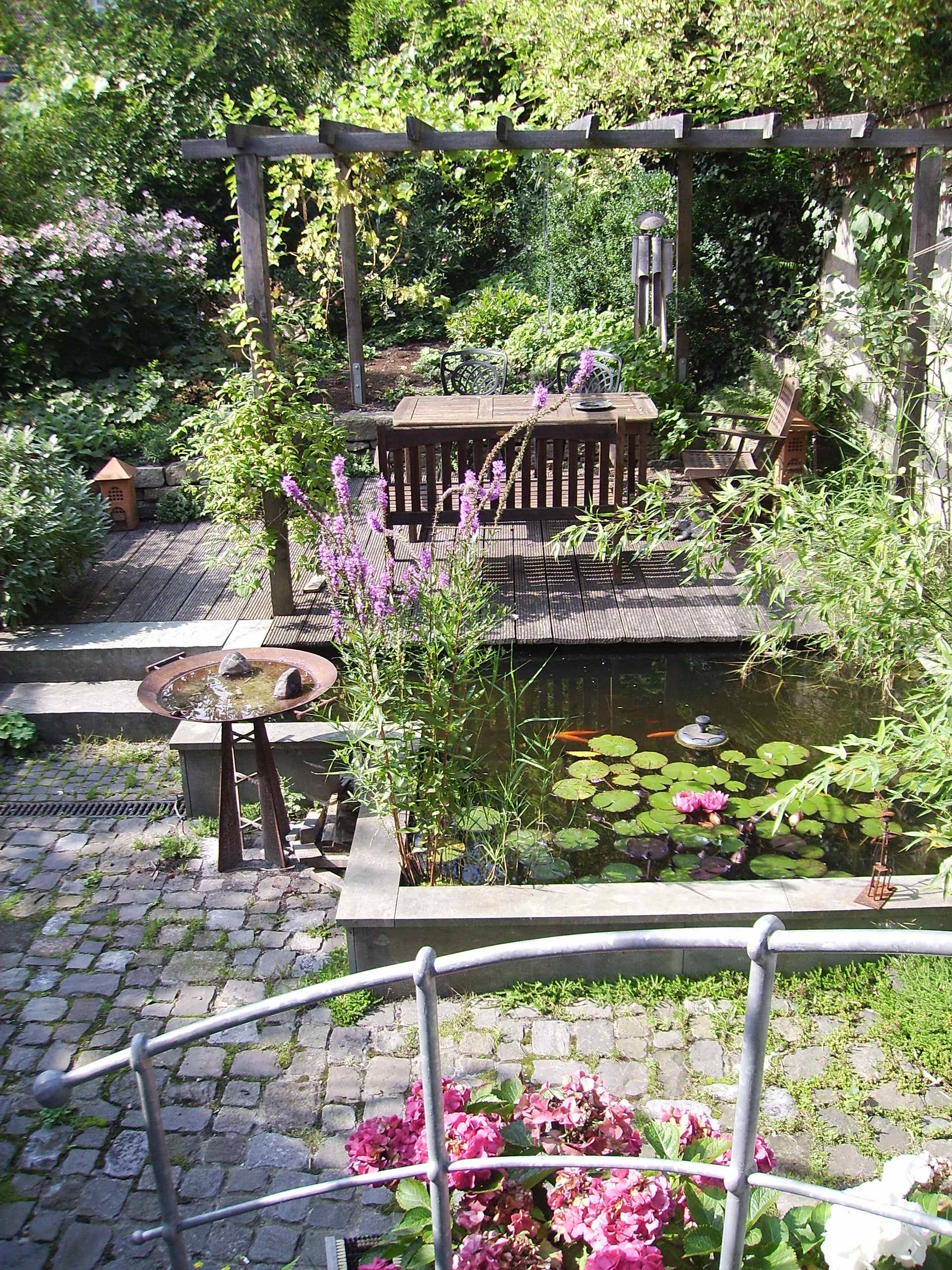 小さなおしゃれな庭 (パーゴラ) の画像 75選 - 2026 年 7月 | Houzz 