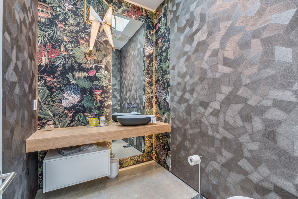 バンクーバーにあるコンテンポラリースタイルのおしゃれなトイレ・洗面所の写真