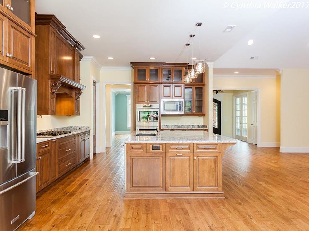 Kitchen - transitional kitchen idea