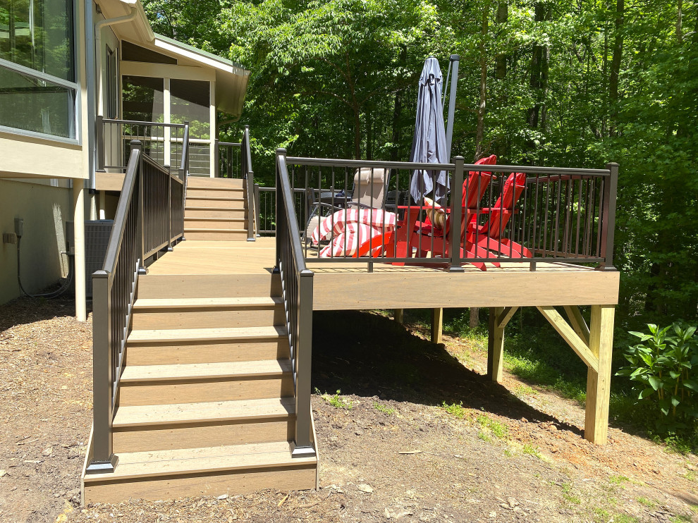 Deck - modern deck idea in Raleigh