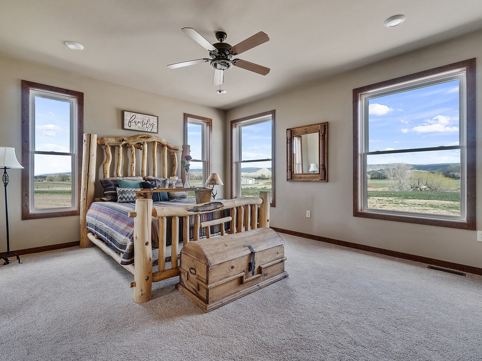 Example of a mountain style home design design in Minneapolis
