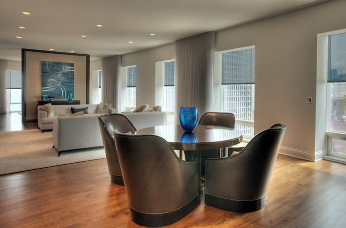 Inspiration for a transitional dining room remodel in Chicago