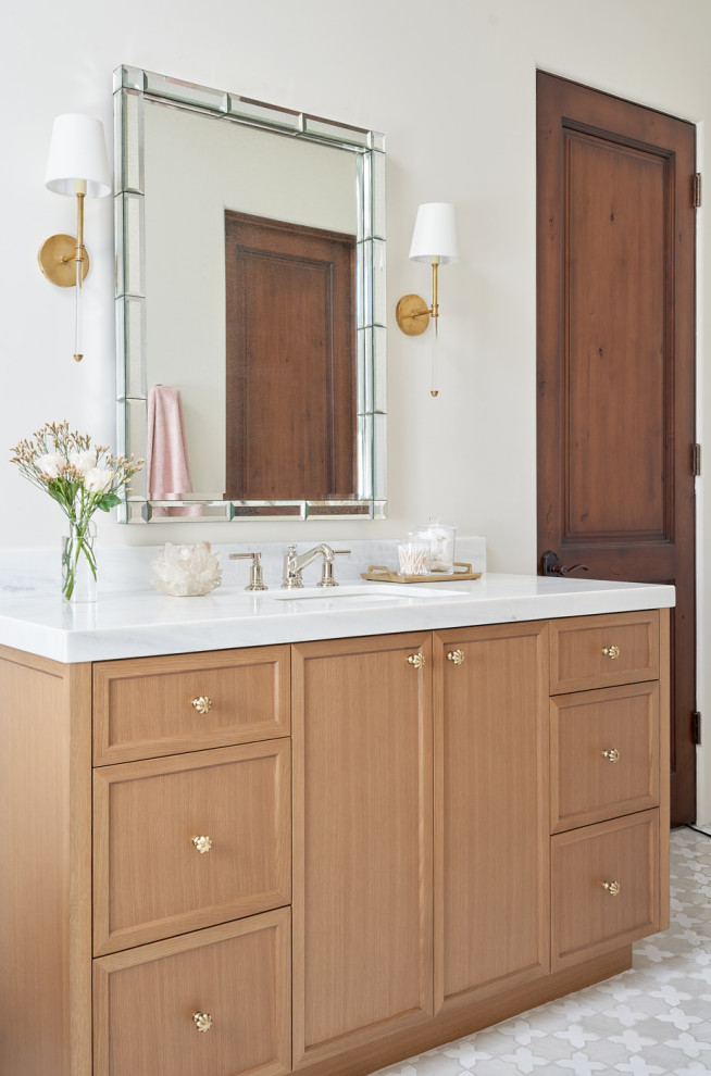 Example of a transitional bathroom design in Phoenix