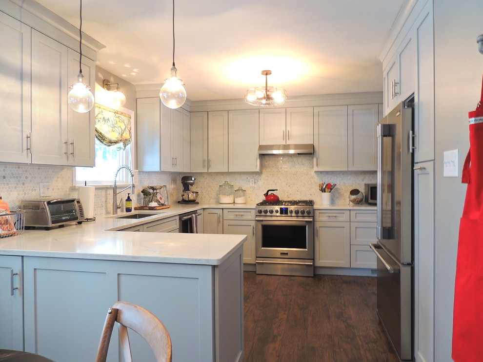 Kitchen - transitional kitchen idea