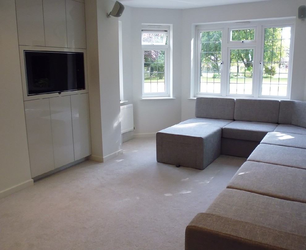 This is an example of a contemporary living room in Cambridgeshire.