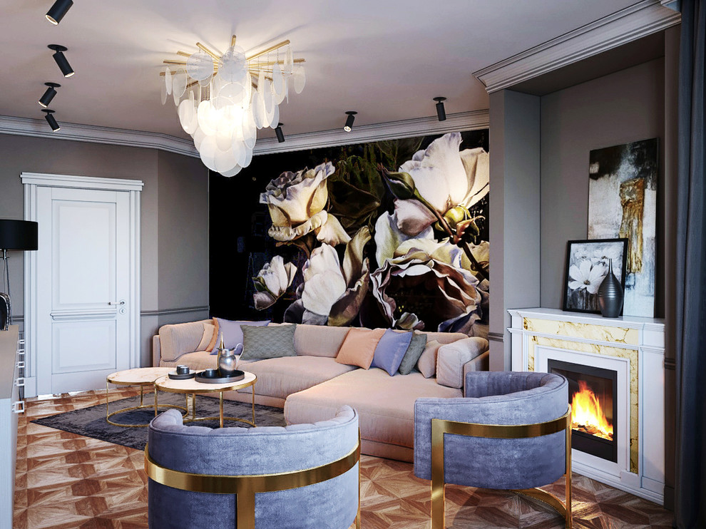 Глубокая зелень и жухлые розы