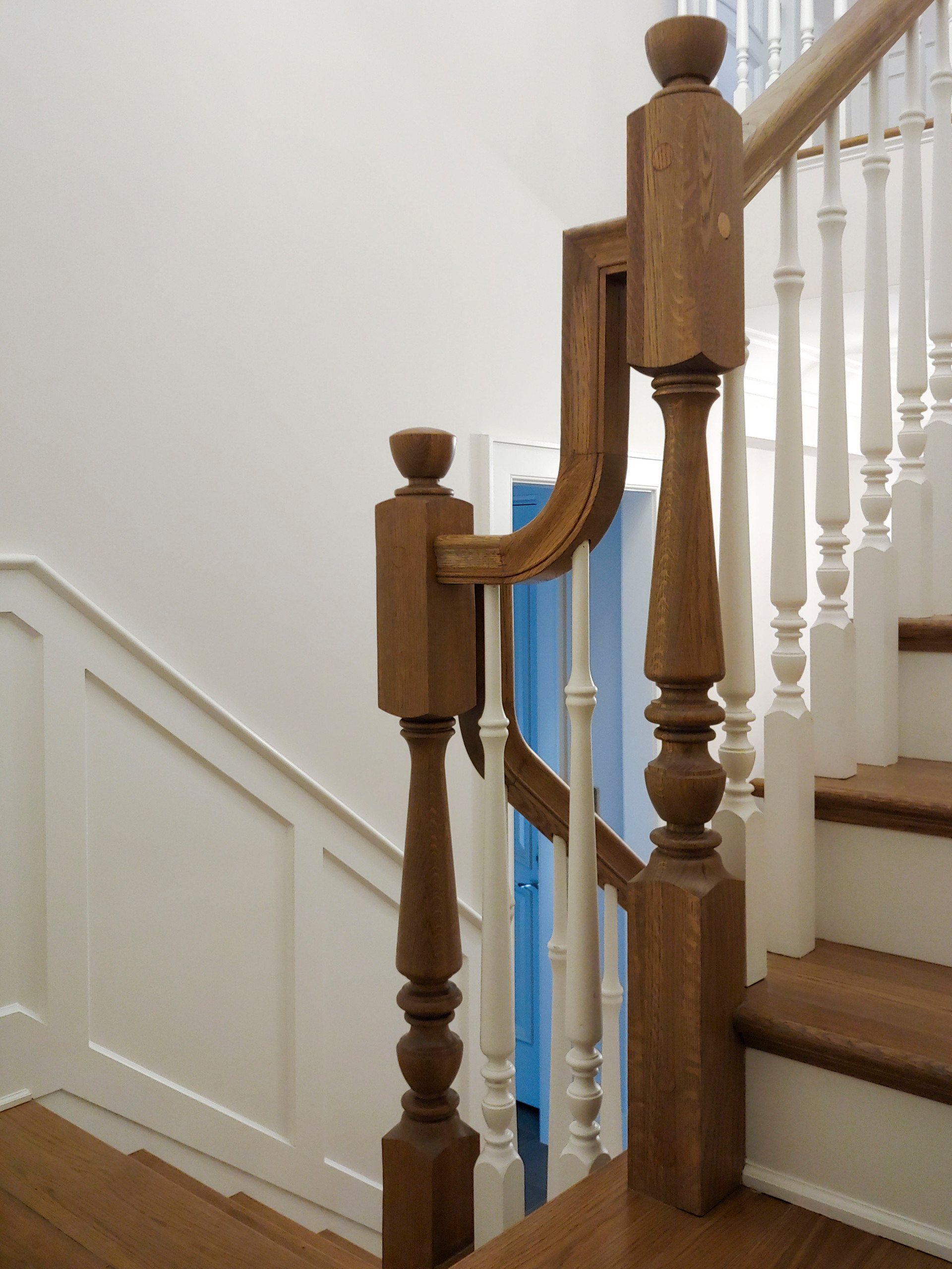 103_Classic Staircase with Stunning Handcrafted Oak Railing System, Aldie VA 201