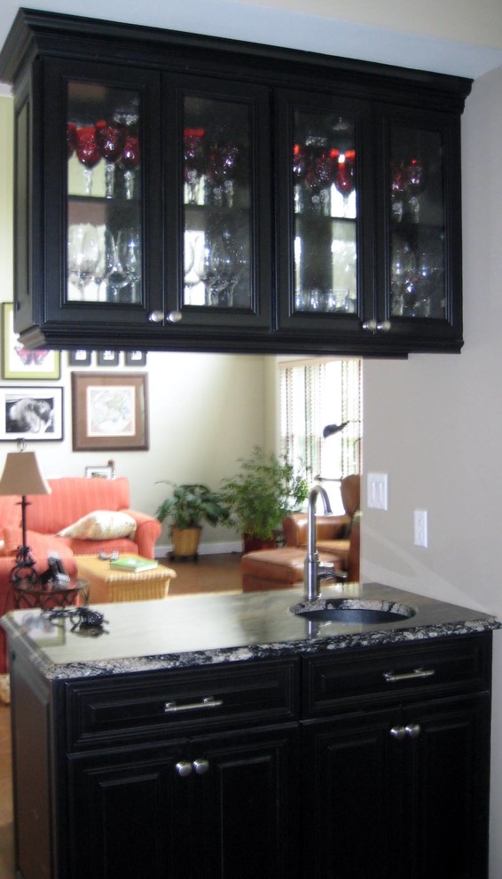 Example of a transitional kitchen design in St Louis