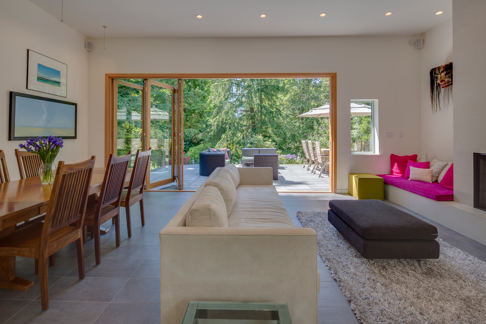 Example of a minimalist home design design in Vancouver