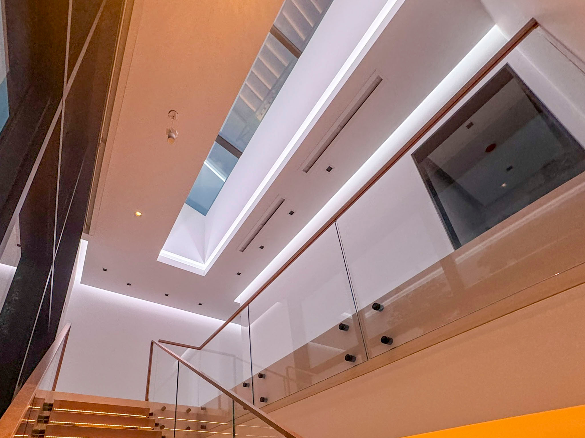 126_Visually Open and Light Contemporary Staircase, Mclean, VA 22102
