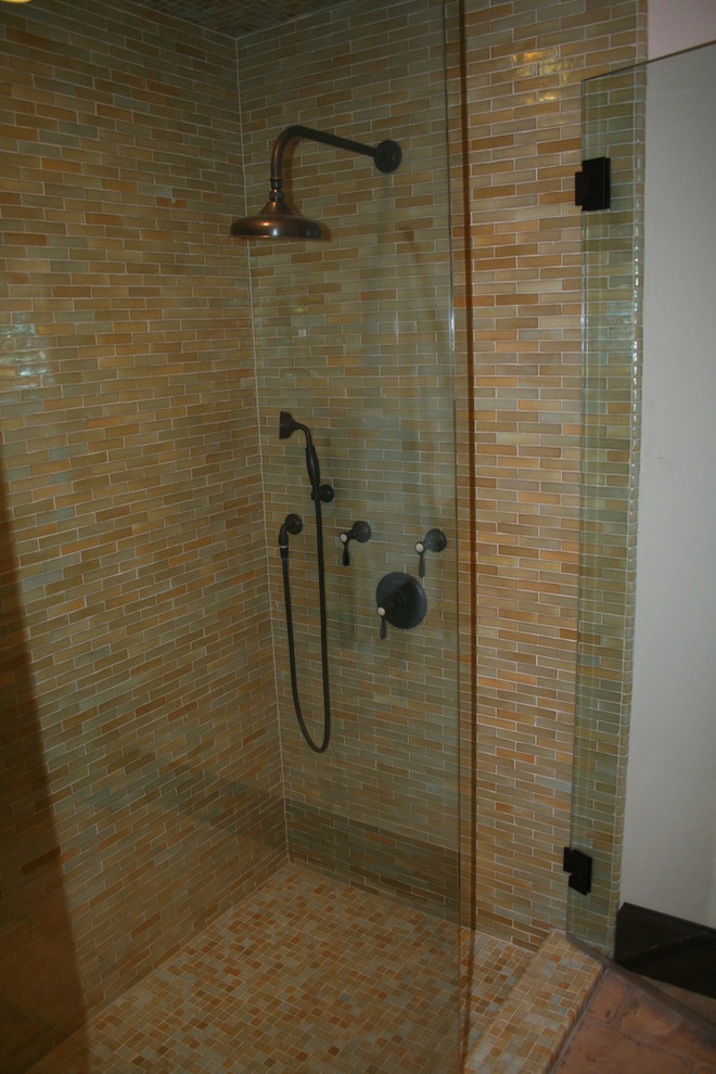 Inspiration for a transitional bathroom remodel in Orange County