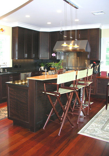 Transitional kitchen photo in Bridgeport