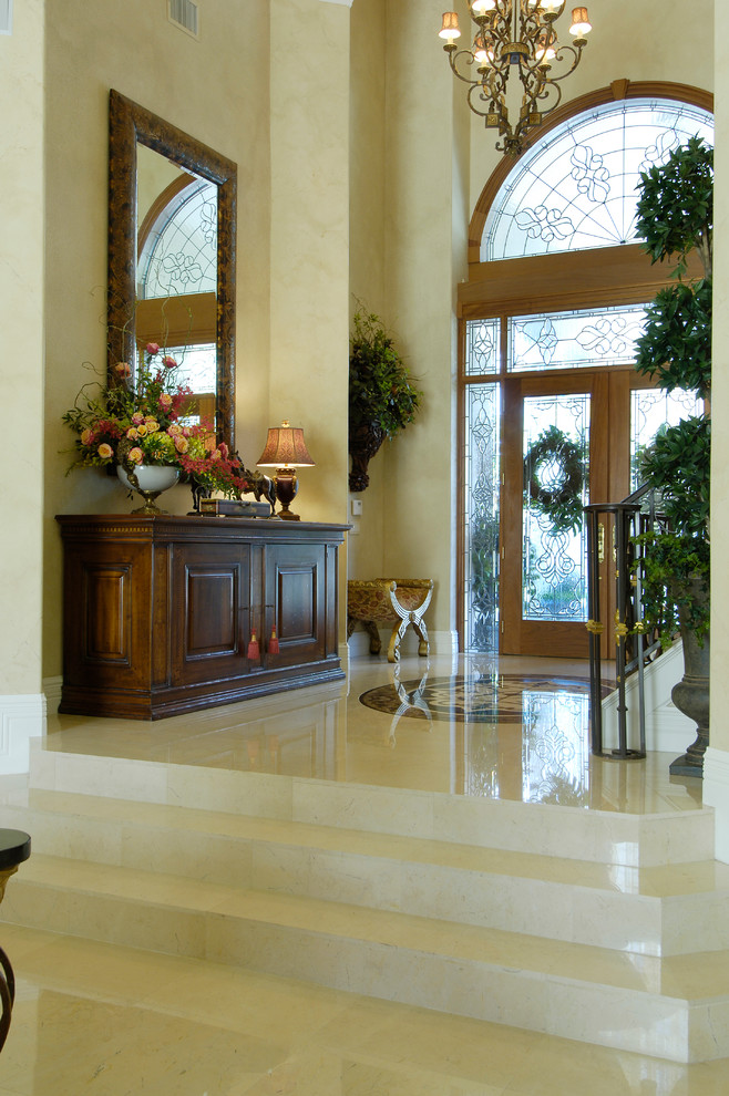 Photo of a mediterranean entryway in Tampa.