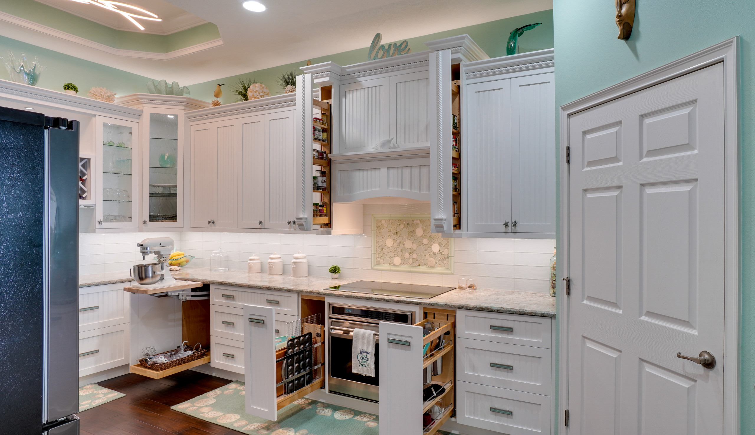 Oceanfront Condo Kitchen