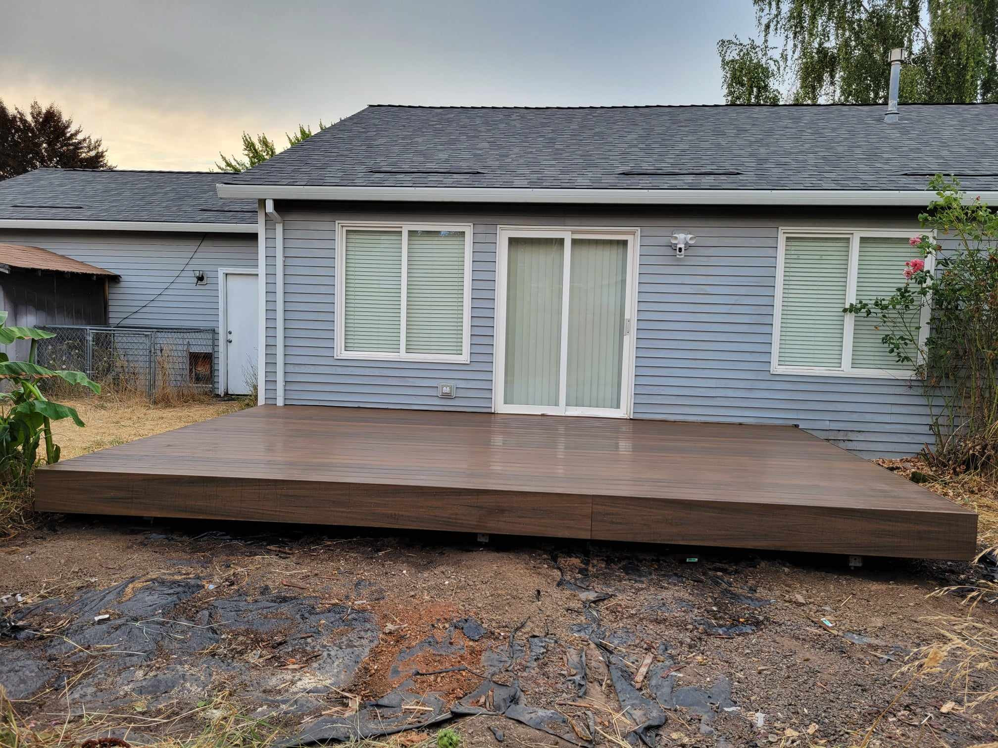 Ground level deck