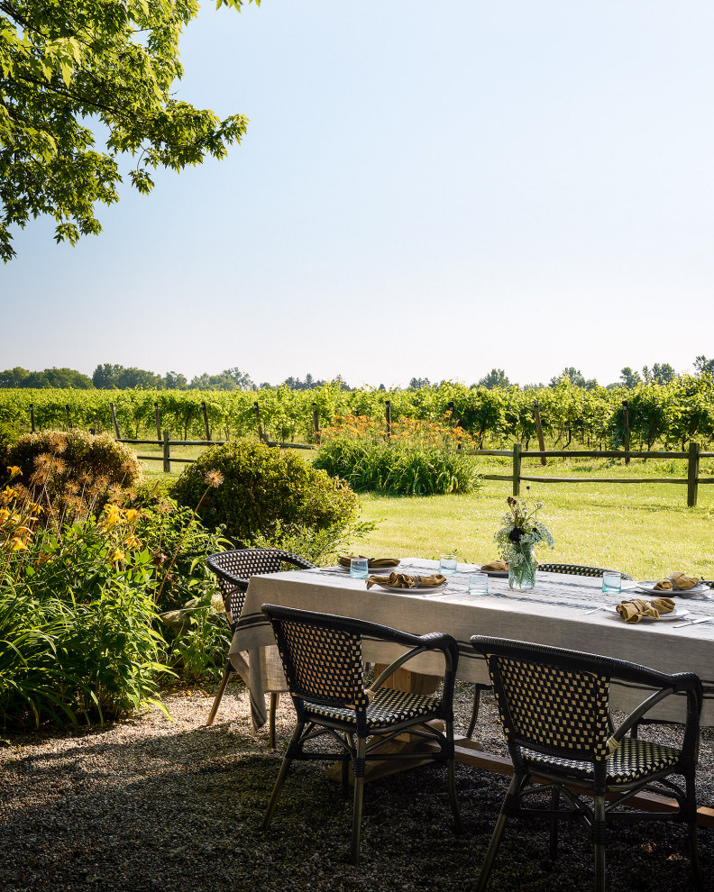 Patio - farmhouse patio idea in Chicago