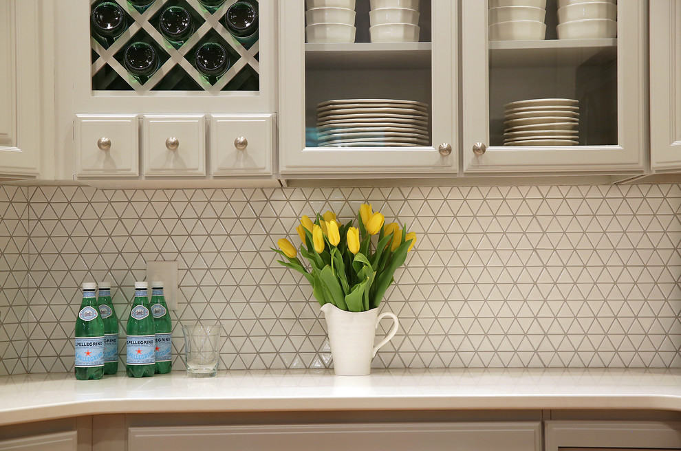 Transitional kitchen photo in Raleigh