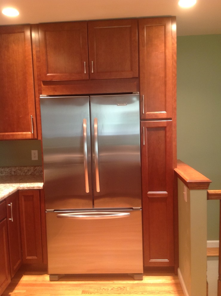 Inspiration for a transitional kitchen remodel in St Louis