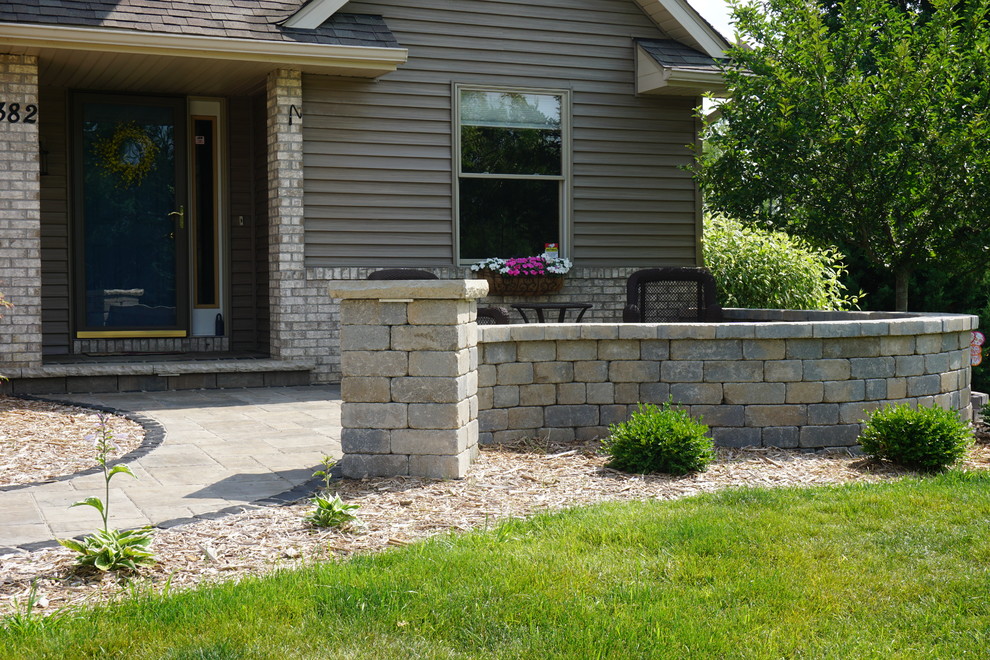 Patio - small traditional front yard concrete paver patio idea with no cover