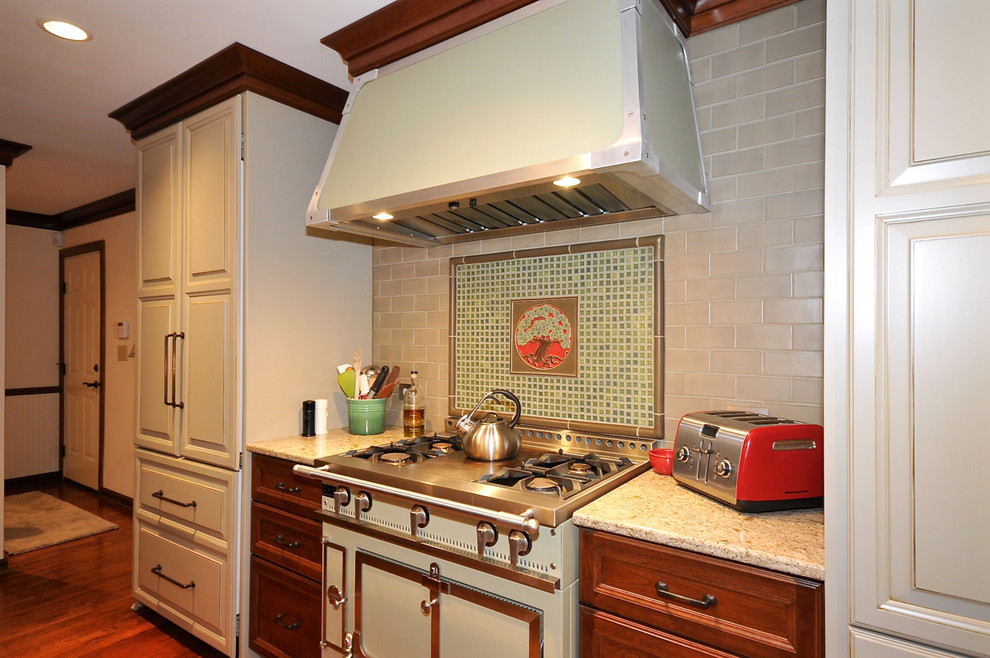 Photo of a transitional kitchen in Indianapolis.