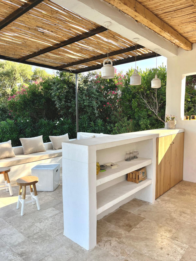 POOL HOUSE côté cuisine et salon