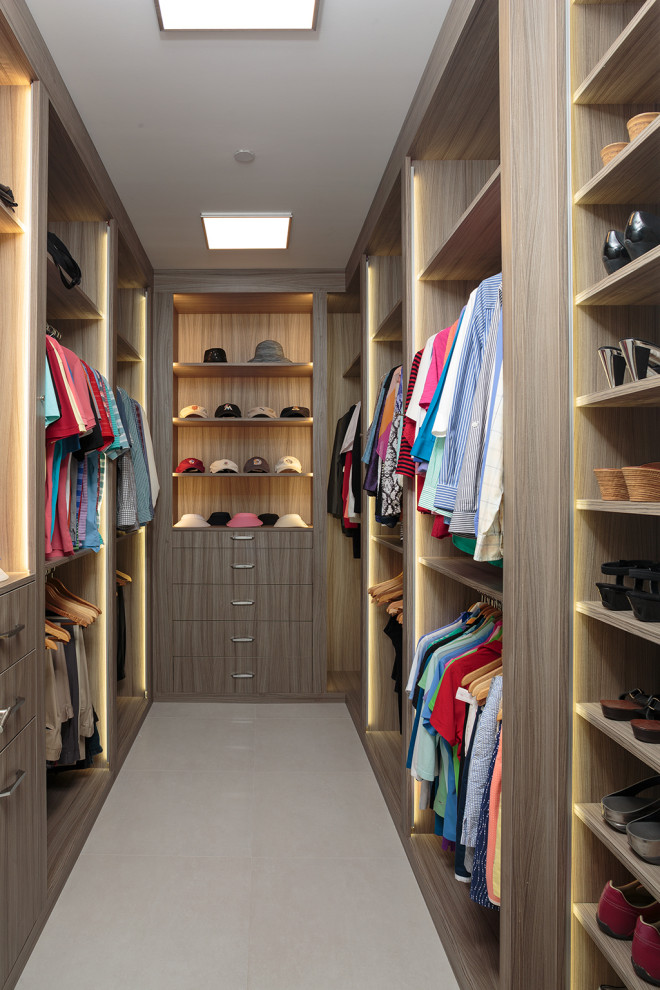 Inspiration for a contemporary storage and wardrobe in Miami.