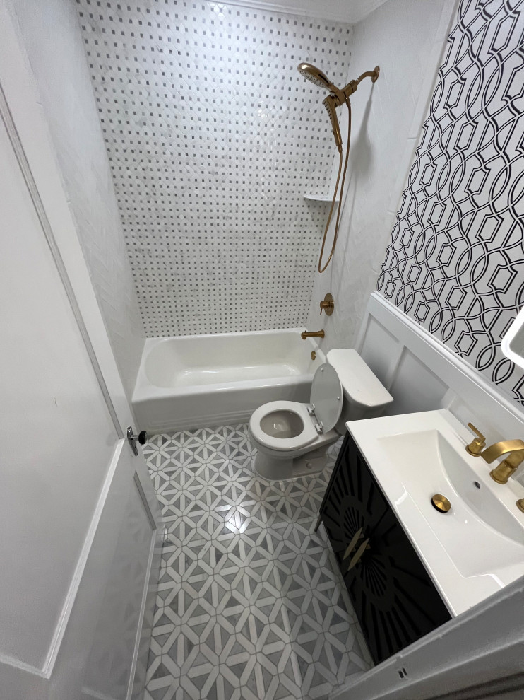 Tub Shower/Unique