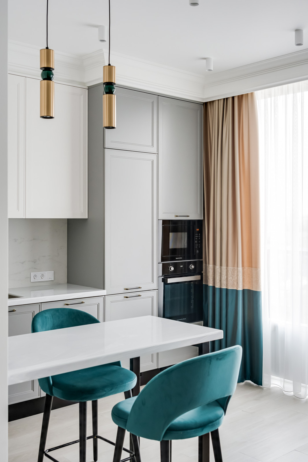 Лаконичная кухня в стиле неоклассика