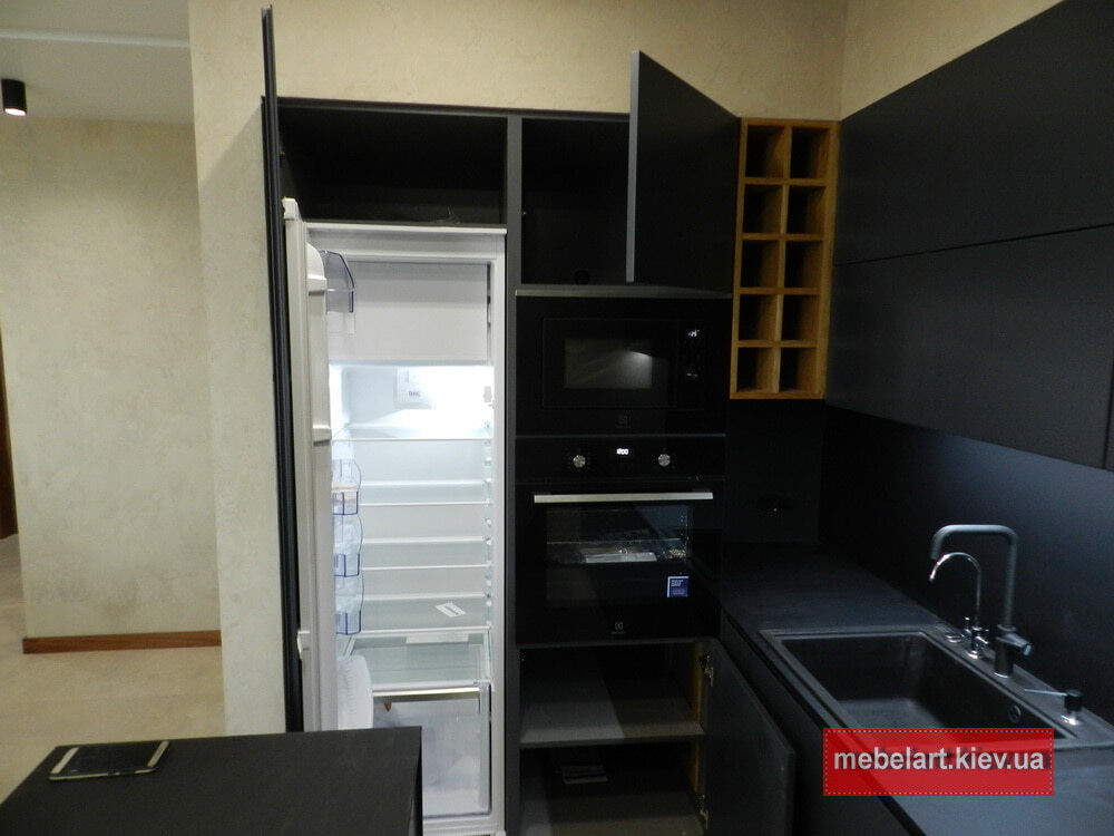 Кухня с кухонным островом