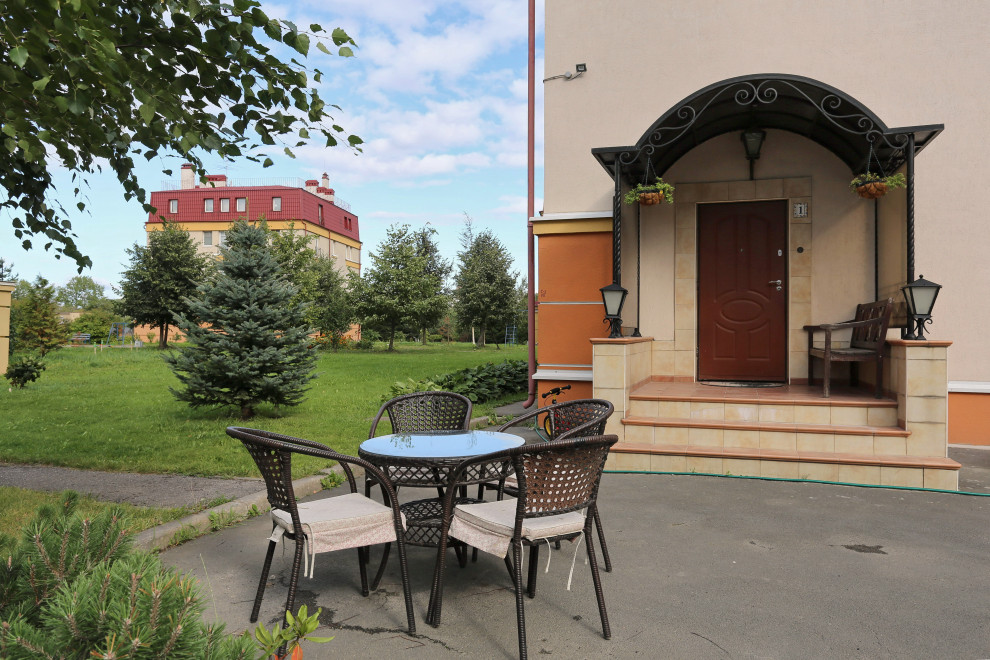 Трехкомнатная квартира на Петергофском