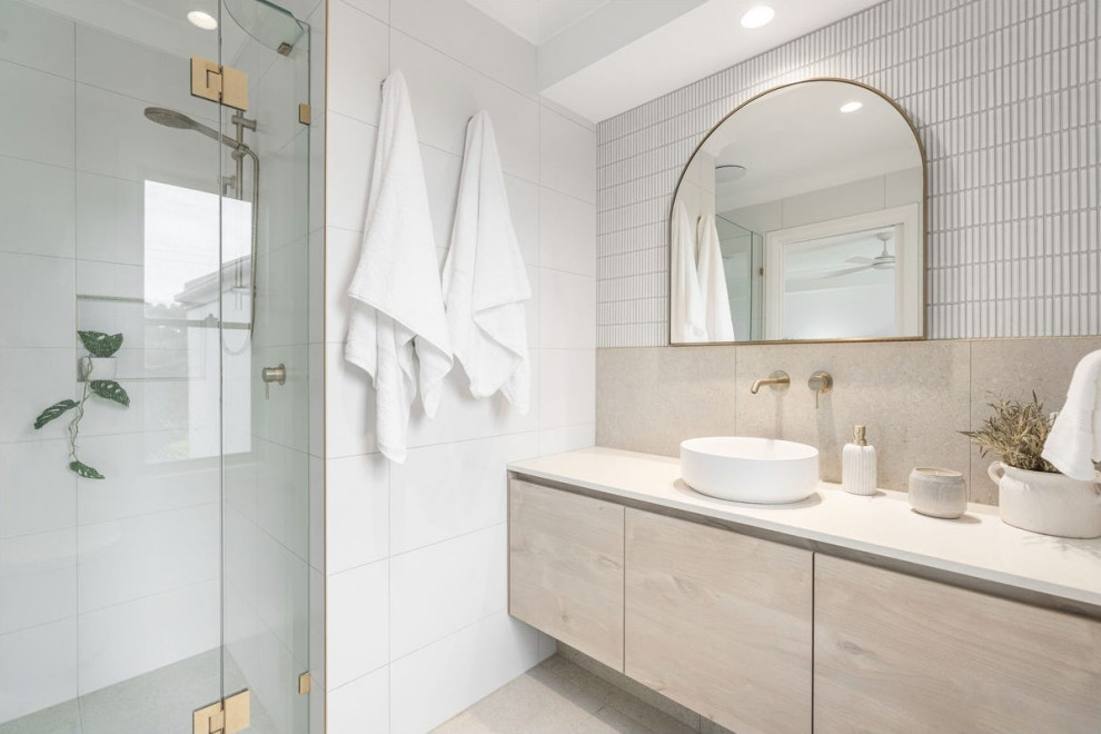 Mediterranean bathroom in Brisbane.
