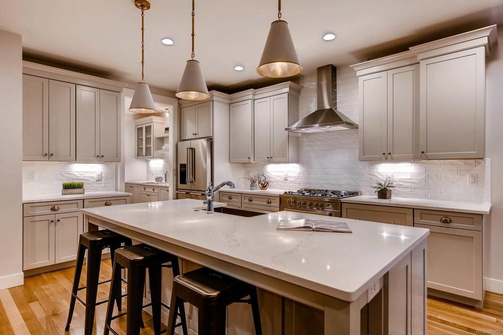Kitchen - transitional kitchen idea in Denver
