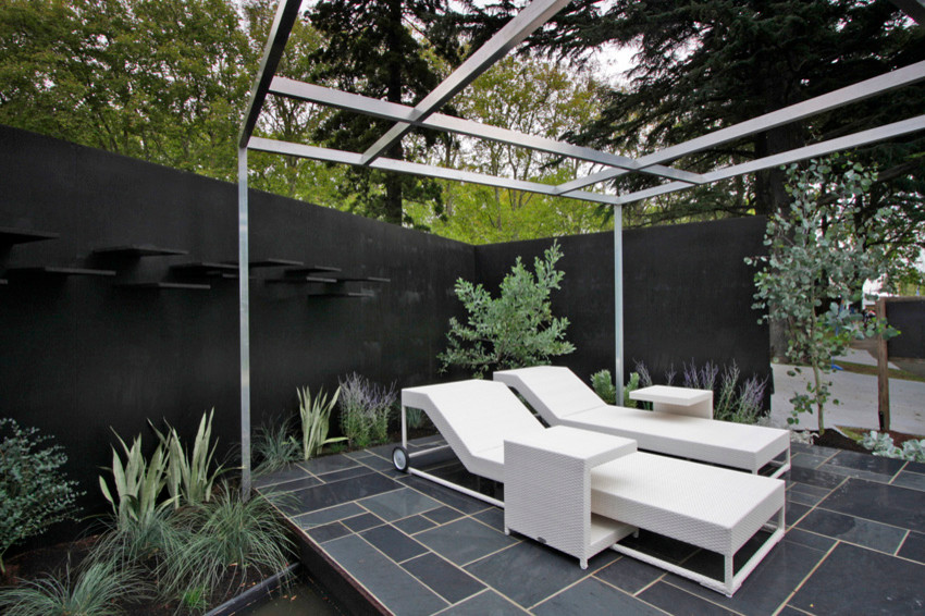 Photo of a small contemporary patio in Melbourne.